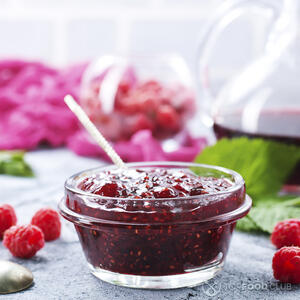 добавить варенье