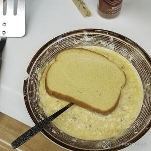 Хлеб в яйце