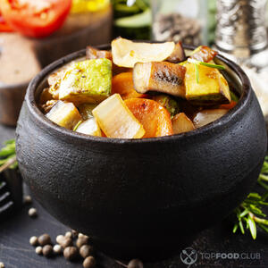 Овощи в горшочке готовы