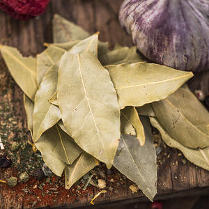 Лавровые листья