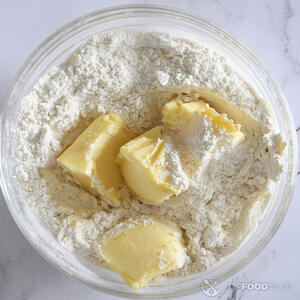 Мука-со-сливочным-маслом