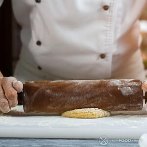 раскатываем тесто