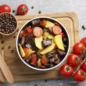 Овощи с говядиной готовы