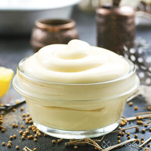 Налить майонез