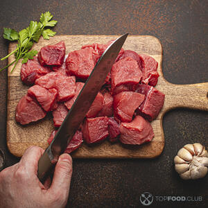 Резать мясо