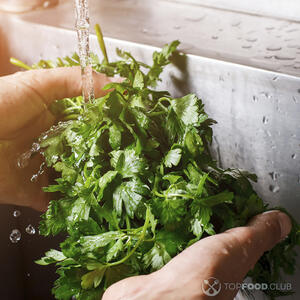 моем петрушку