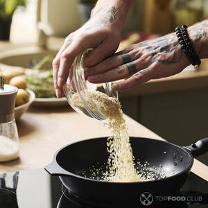 Обжарить кунжут