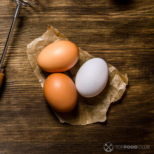 куриные яйца