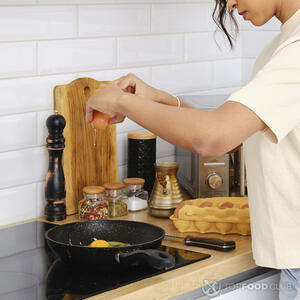 Разбить яйца