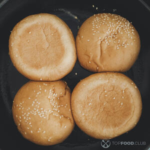 Обжарить булочки