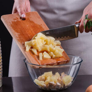 Добавляем ананас.