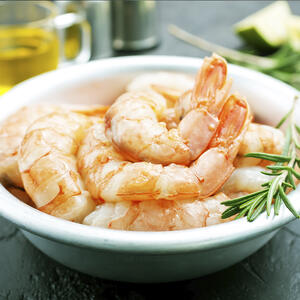 очищенные вареные креветки