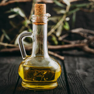 Налить масло