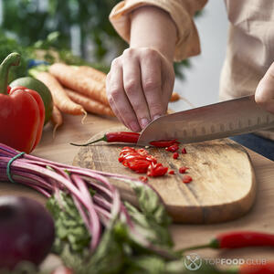 Резать перец чили