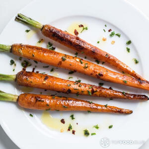 Моем морковь.