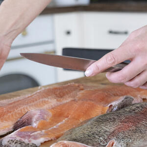 Резать рыбу