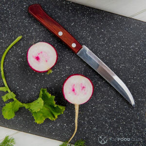 Режем редиску.