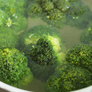 варится брокколи