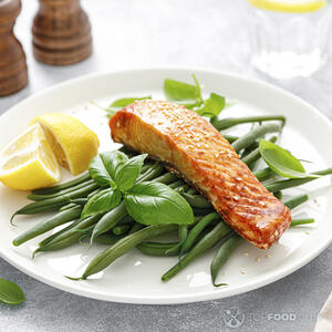 Салат с красной рыбой