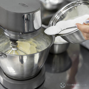 добавляет сахар