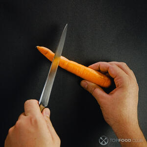 нарезаем морковь