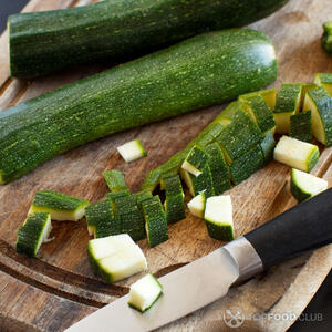 нарезаем цукини