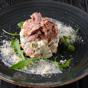 Сервируем салат