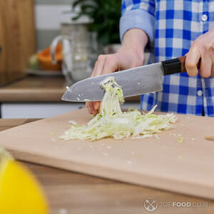 нарезаем капусту