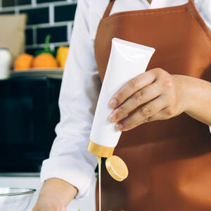 добавляем майонез