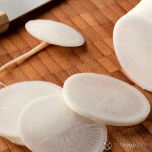 нарезаем дайкон