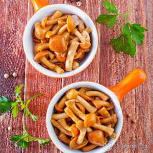 слили маринад