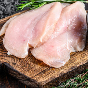 Разрезаем курицу