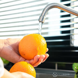 Моем апельсин