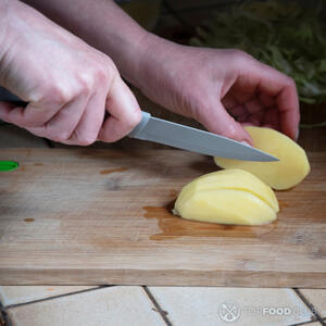 режем картофель