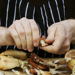 Чистить краба