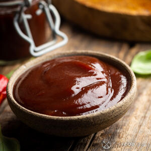 Добавляем соус барбекю