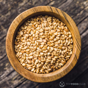 Посыпаем кунжутом