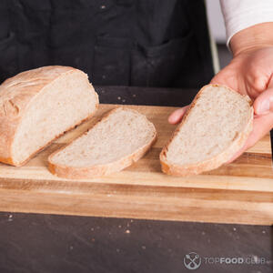 Нарезаем батон