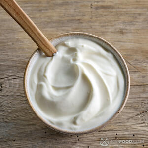 Добавляем сметану