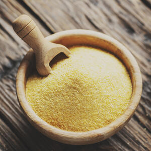 Добавляем поленту в фарш