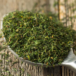 Насыпаем укроп