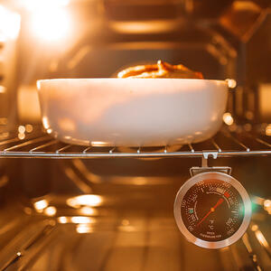 Включите духовой шкаф и нагрейте его до температуры 180 