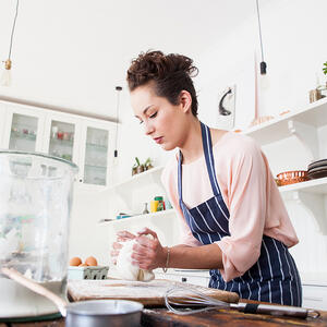 Просейте пшеничную муку