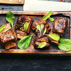 Украшаем готовое блюдо зеленью