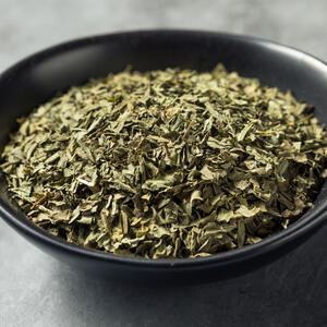 Добавляем итальянские травы