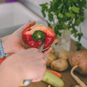 Чистим болгарский перец