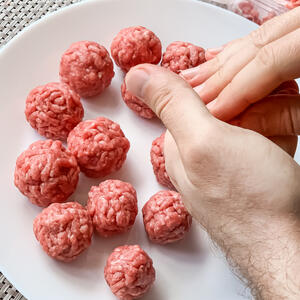 Формируем тефтели