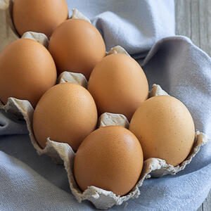 куриные яйца