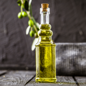 Добавить оливковое масло