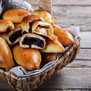 Подача пирожков.